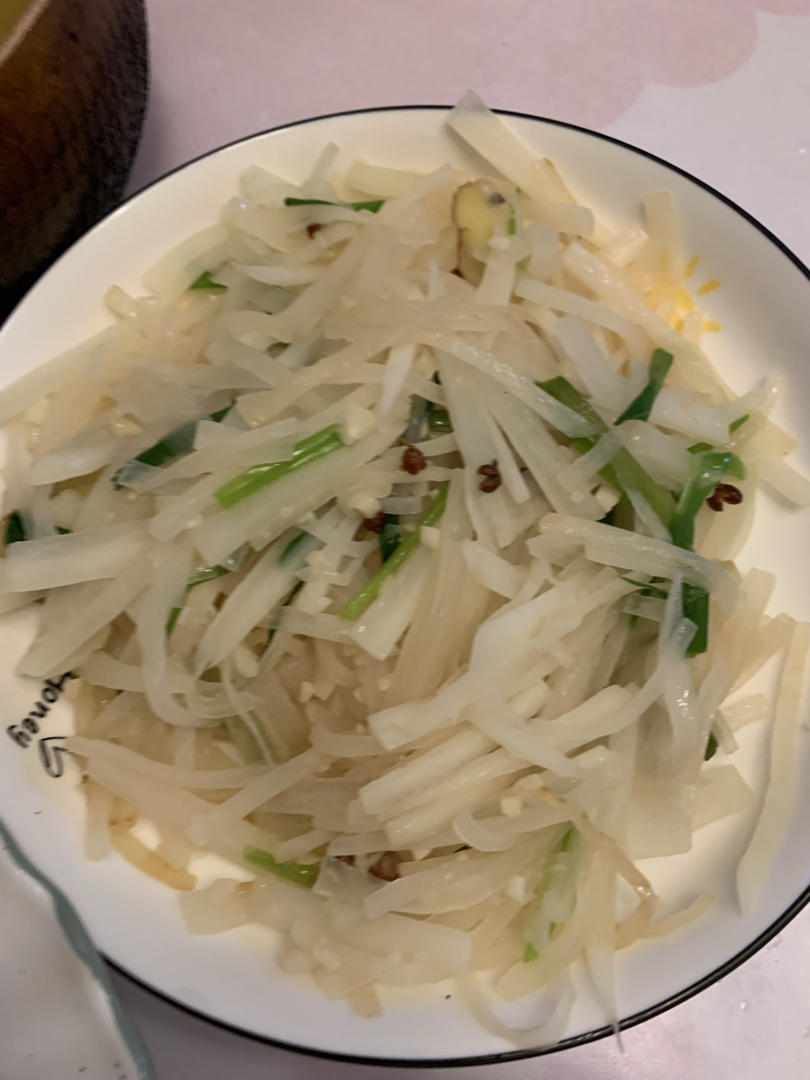 清香可口清炒白萝卜丝