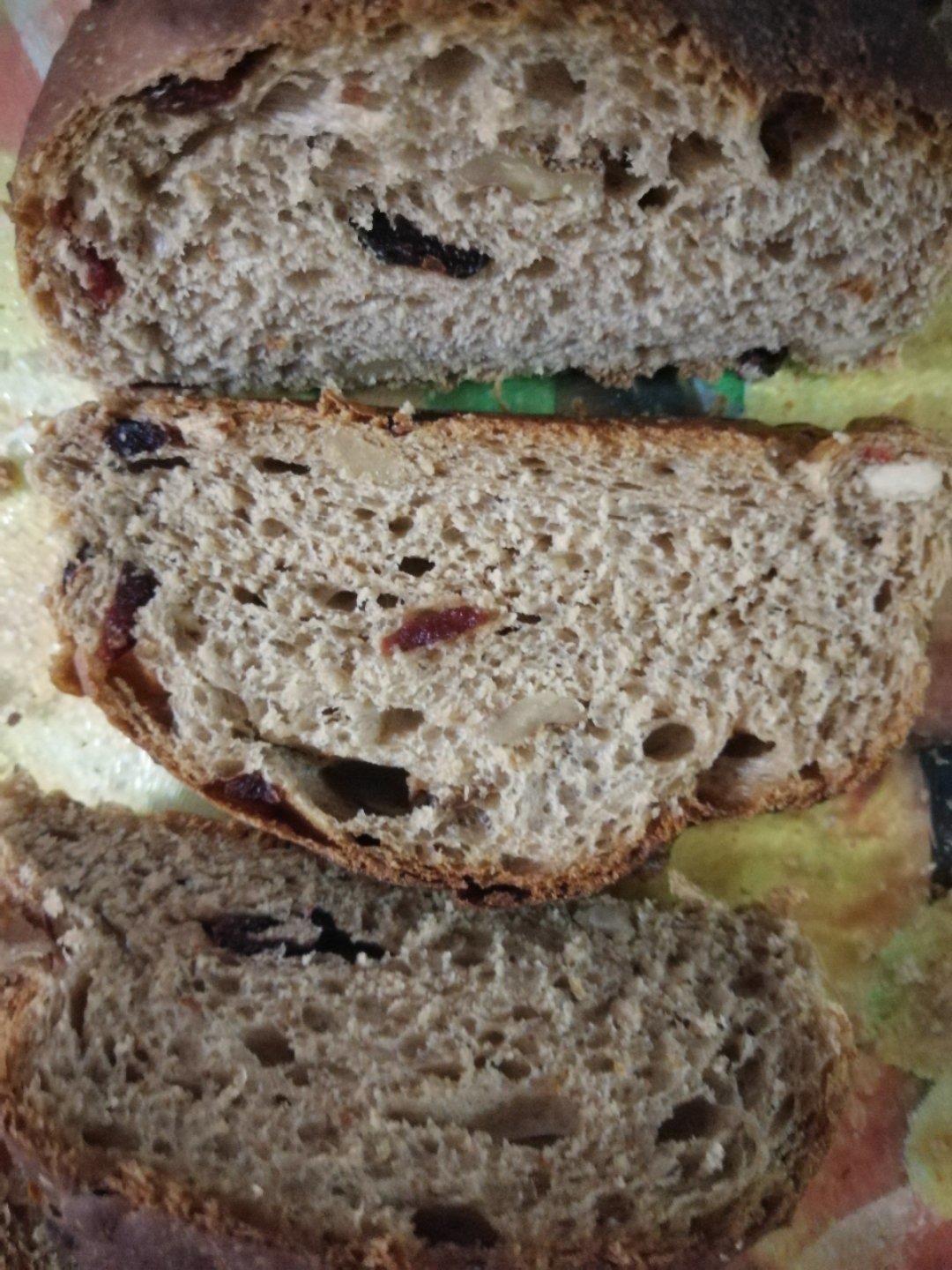 全麦蔓越莓核桃软欧包