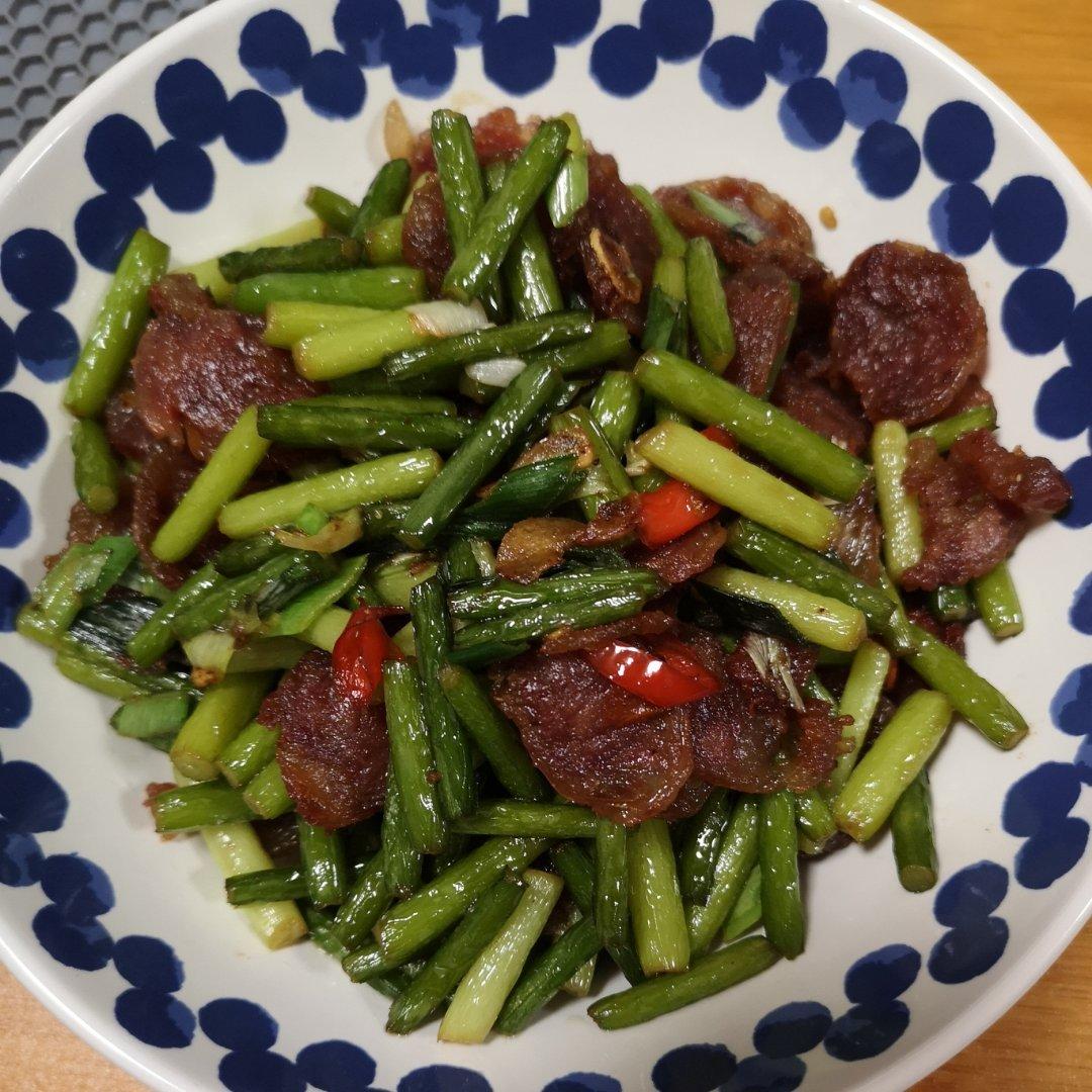 腊肠炒蒜苔