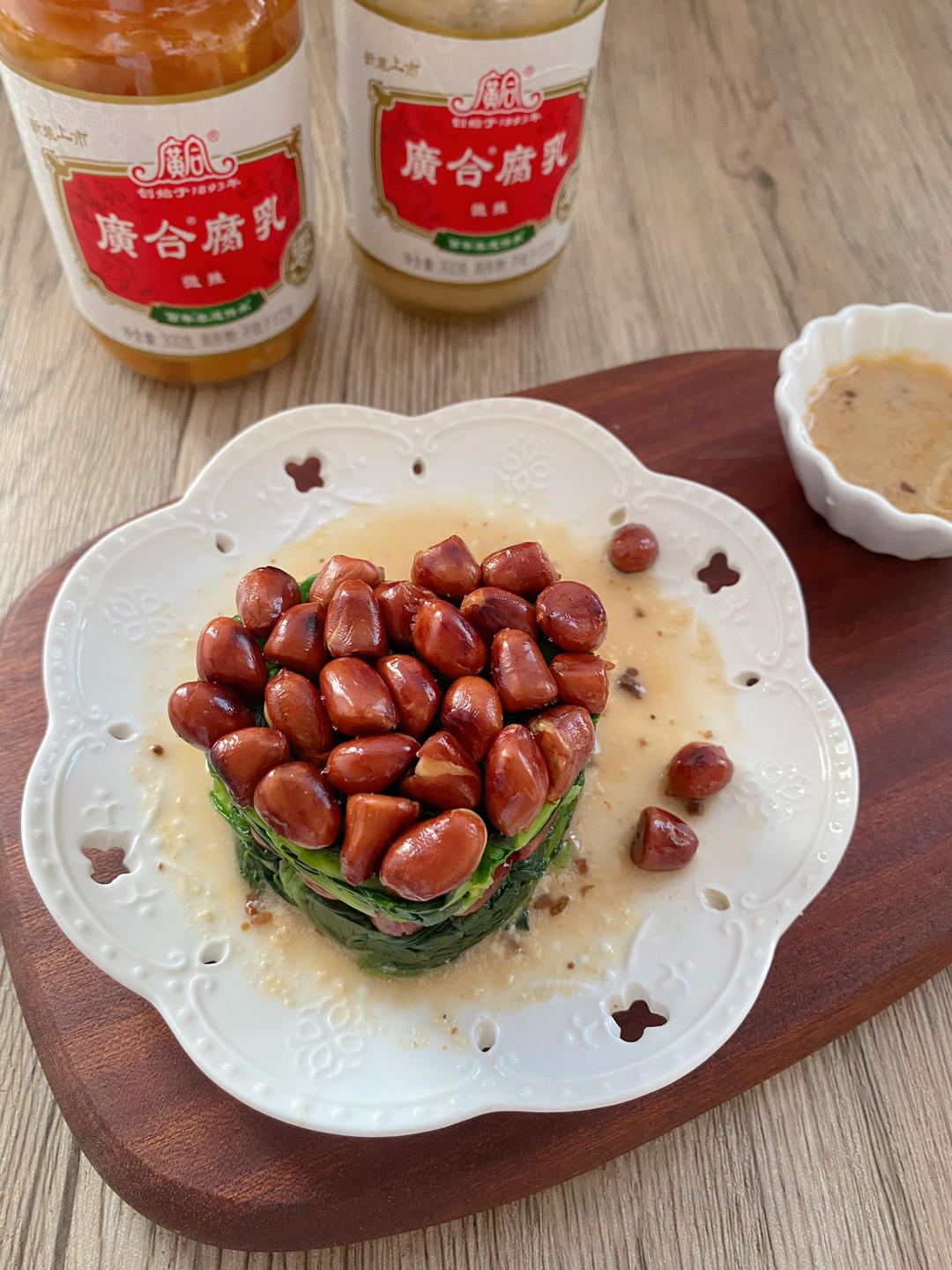 腐乳捞汁菠菜，开胃解腻脆嫩鲜香