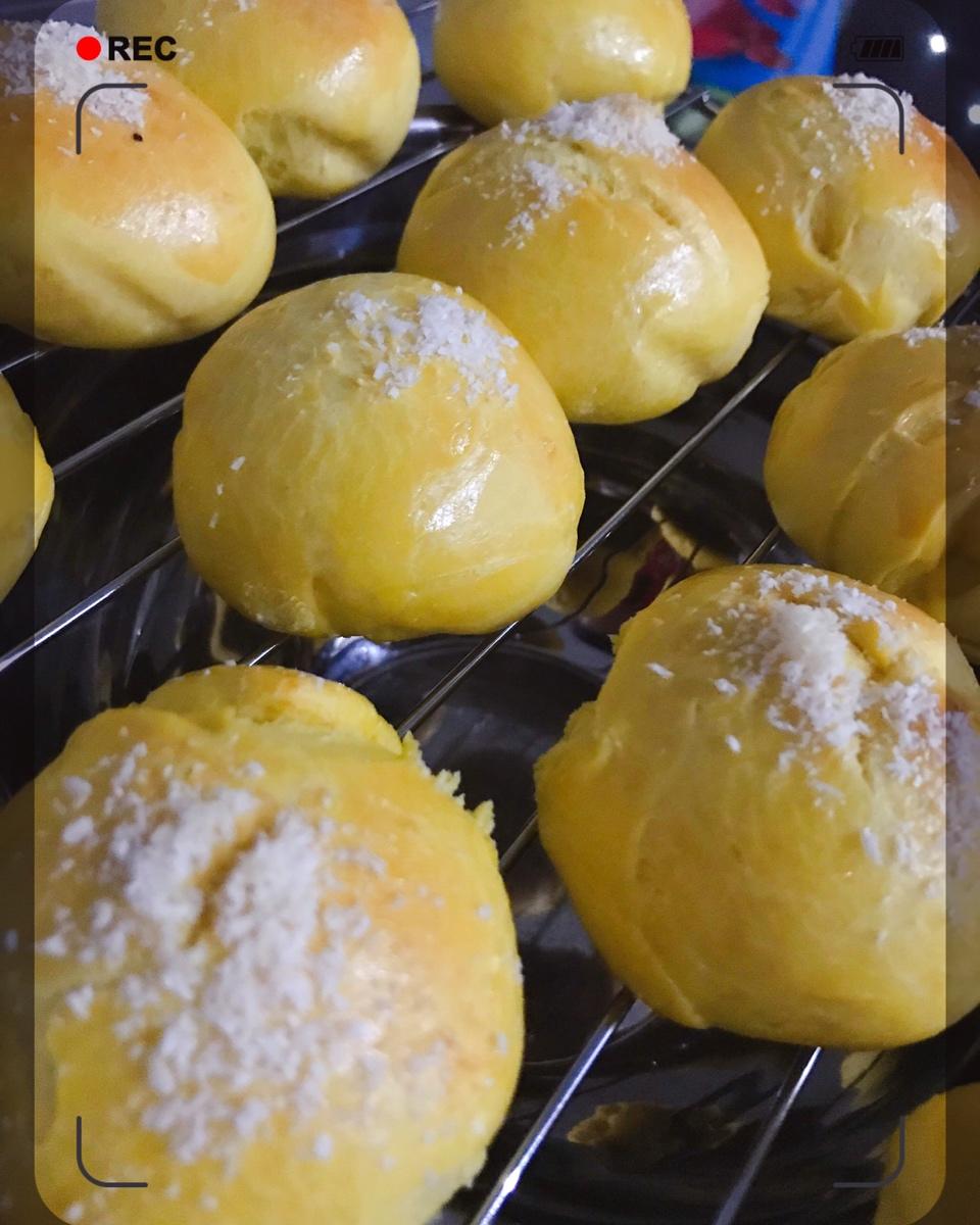 南瓜奶油小餐包（一次发酵）
