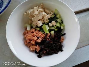 杂蔬蛋花汤+太太乐鲜鸡汁快手菜的做法 步骤1