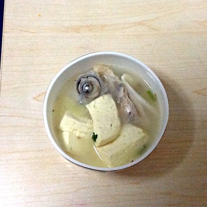 三文鱼头豆腐汤