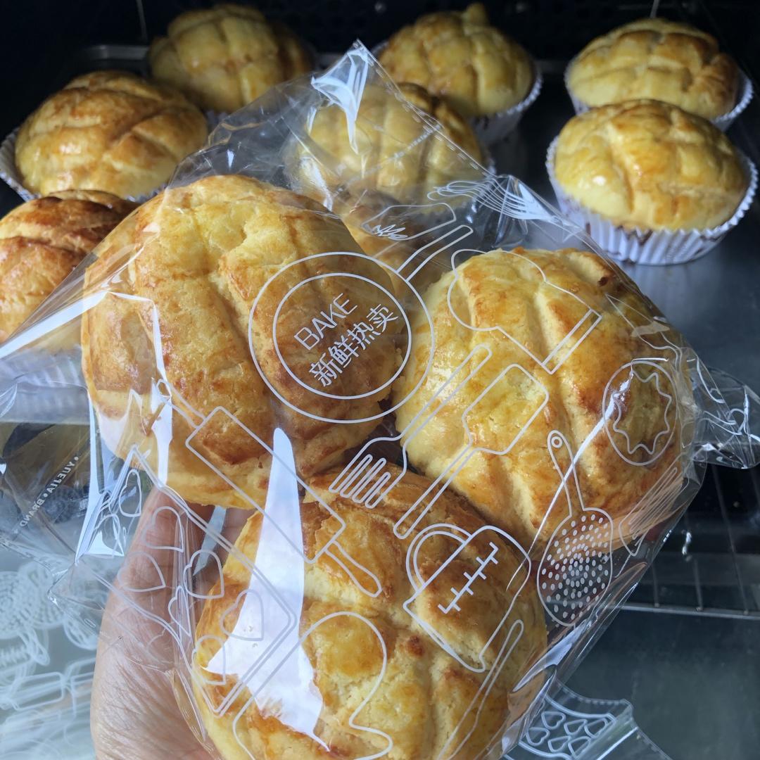 好吃到炸裂的港式菠萝包（附带制作酥皮的小视频）