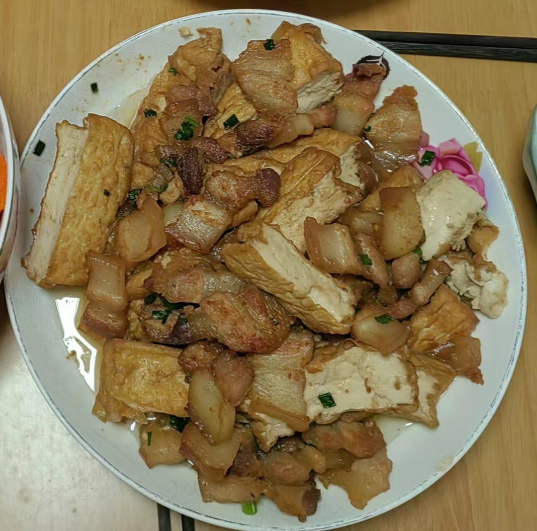 味道超赞的油炸豆腐炒五花肉