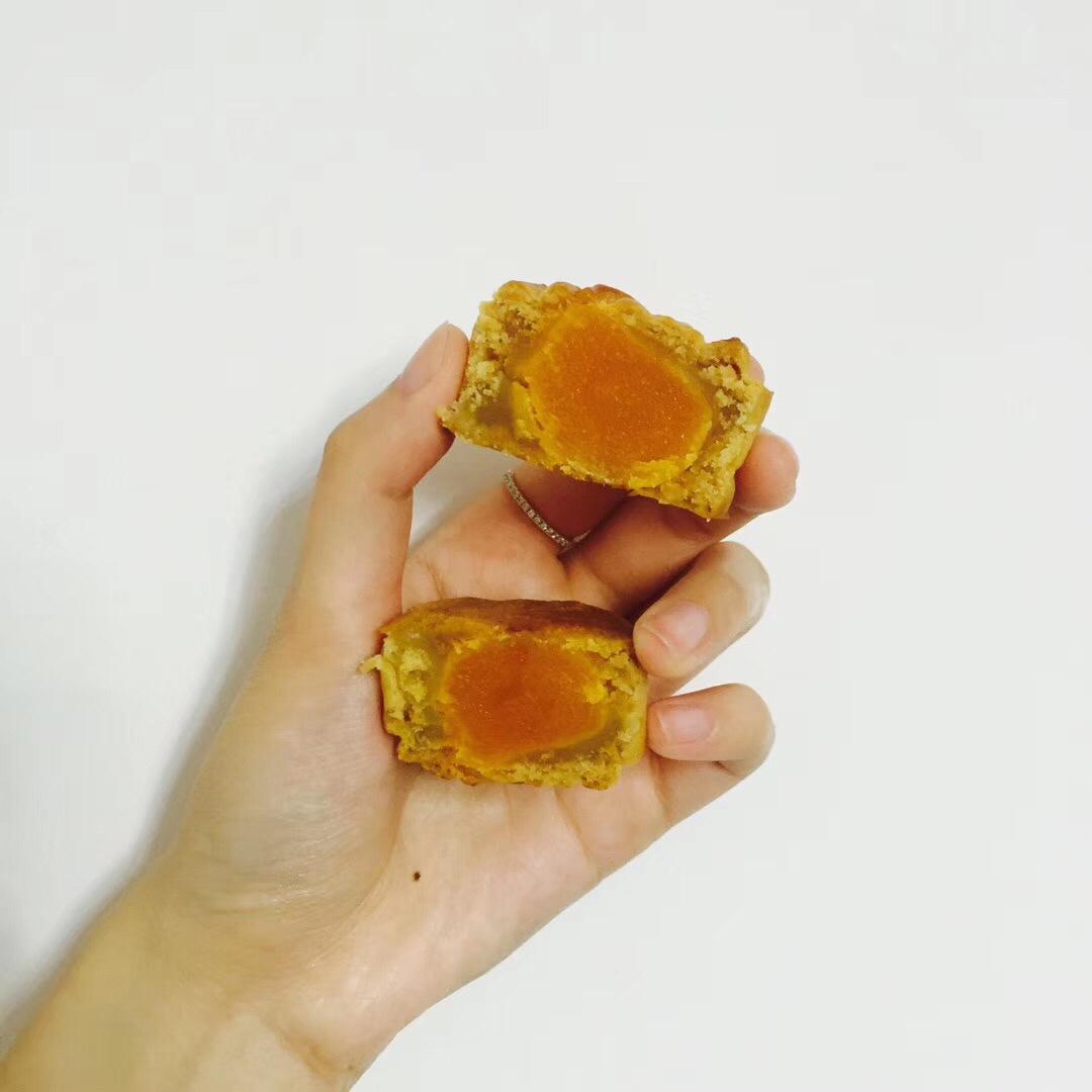 广式月饼——蛋黄莲蓉月饼