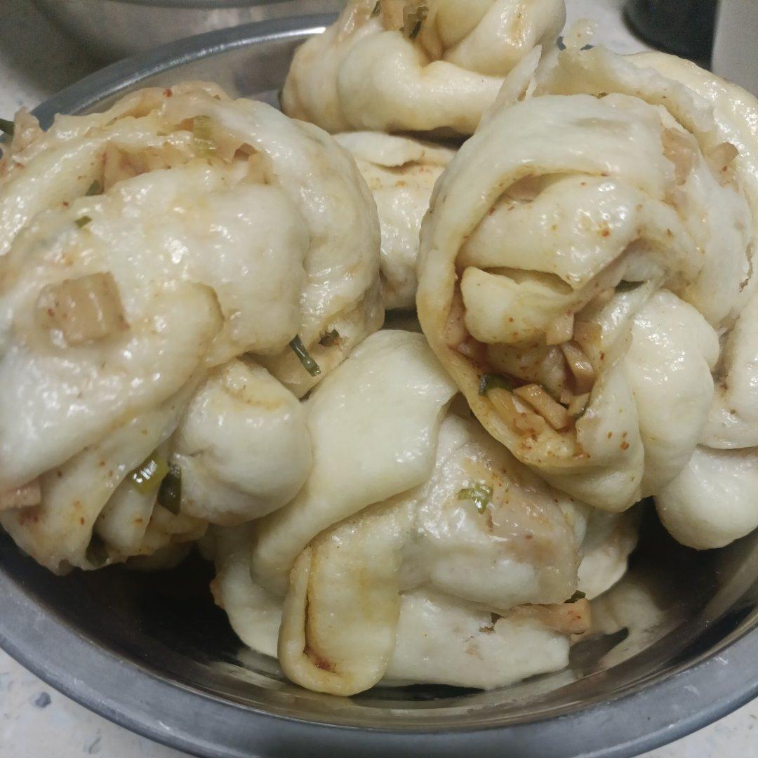 简单易操作的香辣葱油花卷