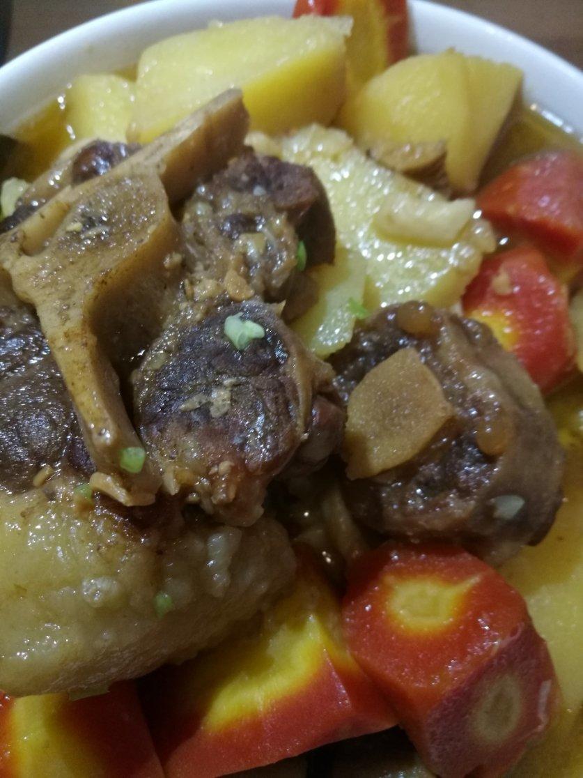 酱烧牛腩