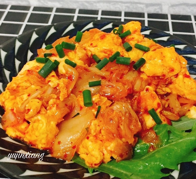 比肉更鲜美❗韩式辣白菜炒鸡蛋（健身美容.零失败）的做法