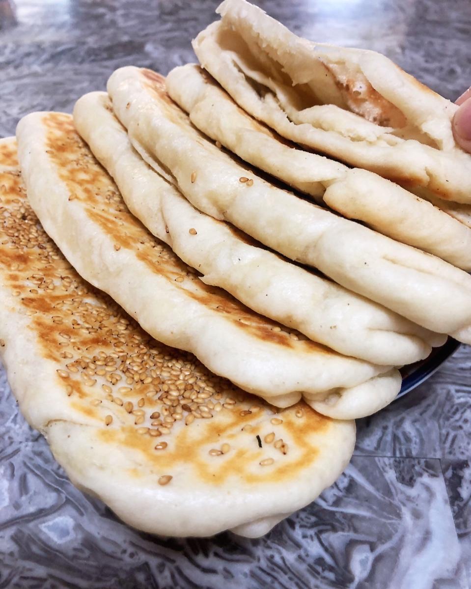松软的芝麻发面烧饼