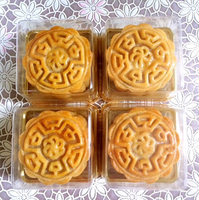 广式月饼——蛋黄莲蓉月饼