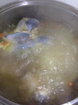 牛棒骨蘑菇汤的做法 步骤1