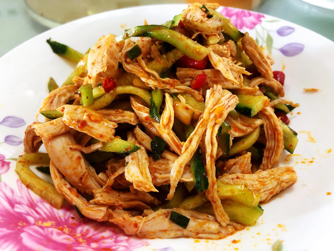 凉拌手撕鸡胸肉，爽口好吃还减脂