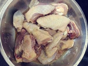 木耳香菇炒鸡肉的做法 步骤1