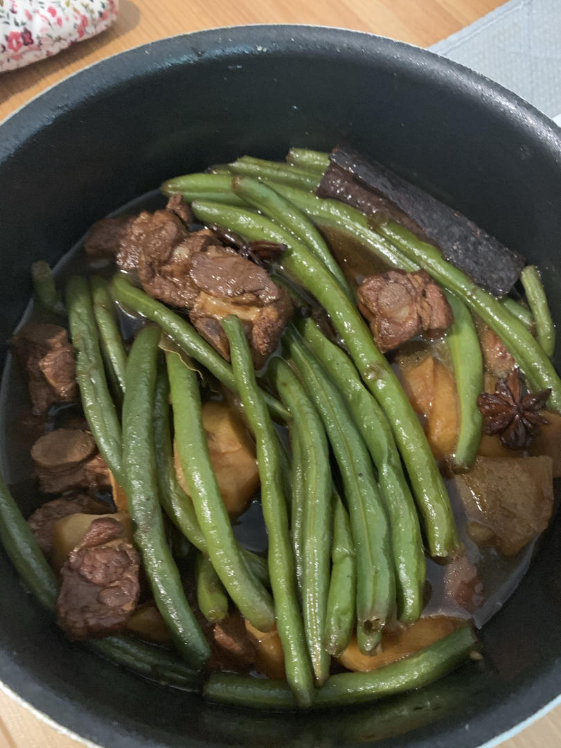 红烧排骨炖豆角土豆