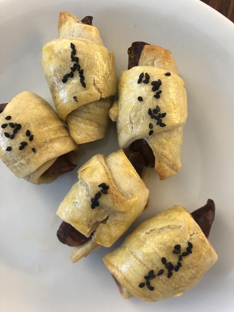 香肠酥皮卷：手抓饼皮还能这样吃，不用和面快速搞定早餐