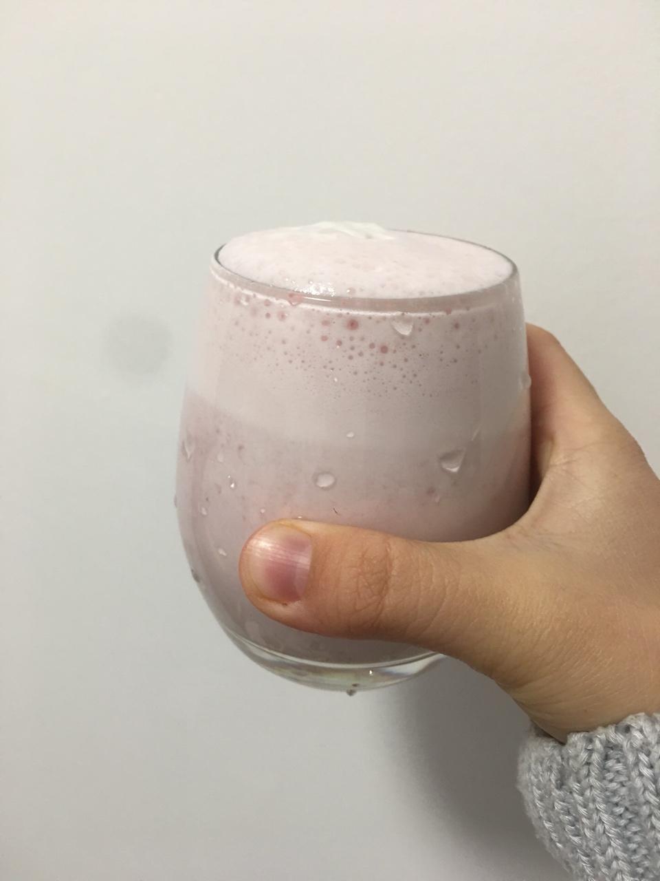 草莓奶昔