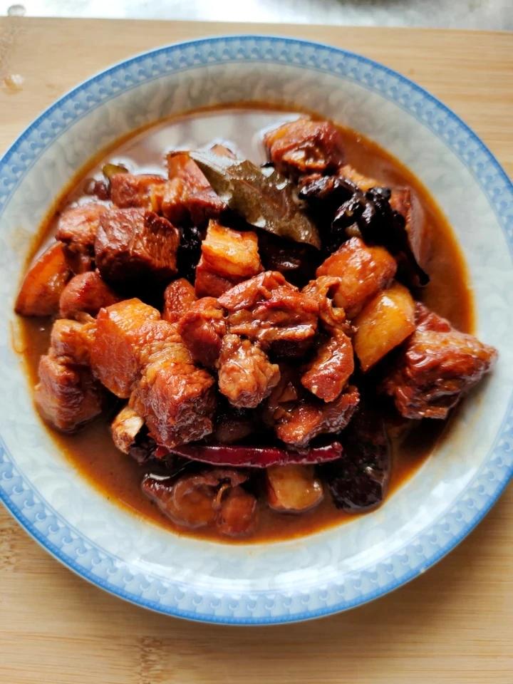 不焯水不放油的家常红烧肉
