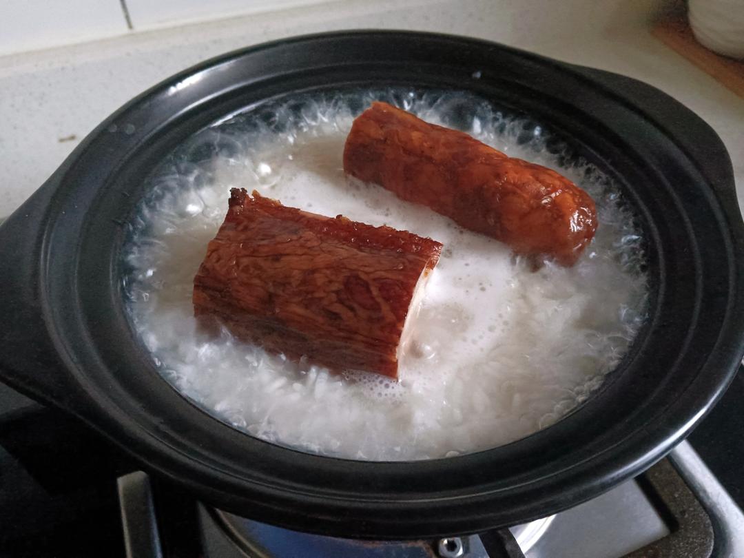 腊味煲仔饭，20分钟饭菜同出