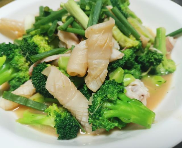 西兰花炒土鱿及干鱿鱼的处理的做法