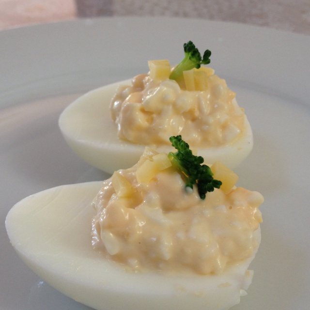 牛油果吞拿鱼鸡蛋盅