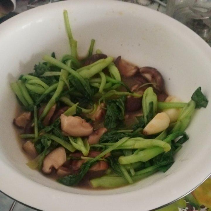 香菇鸡毛菜