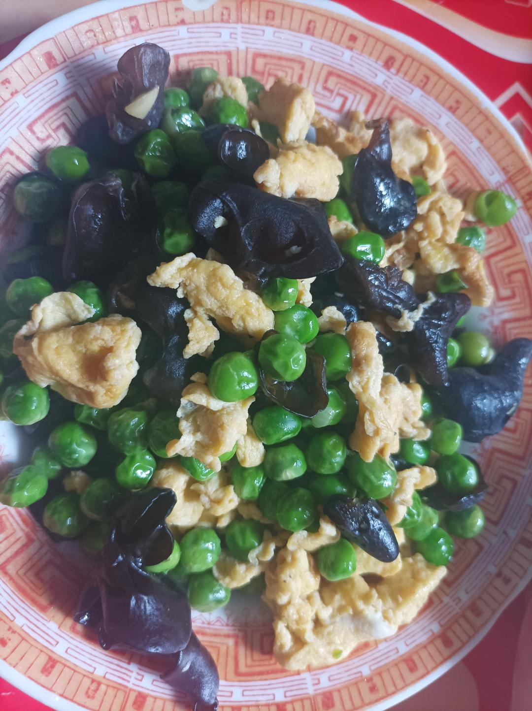 黑木耳青椒炒鸡蛋（营养又下饭）