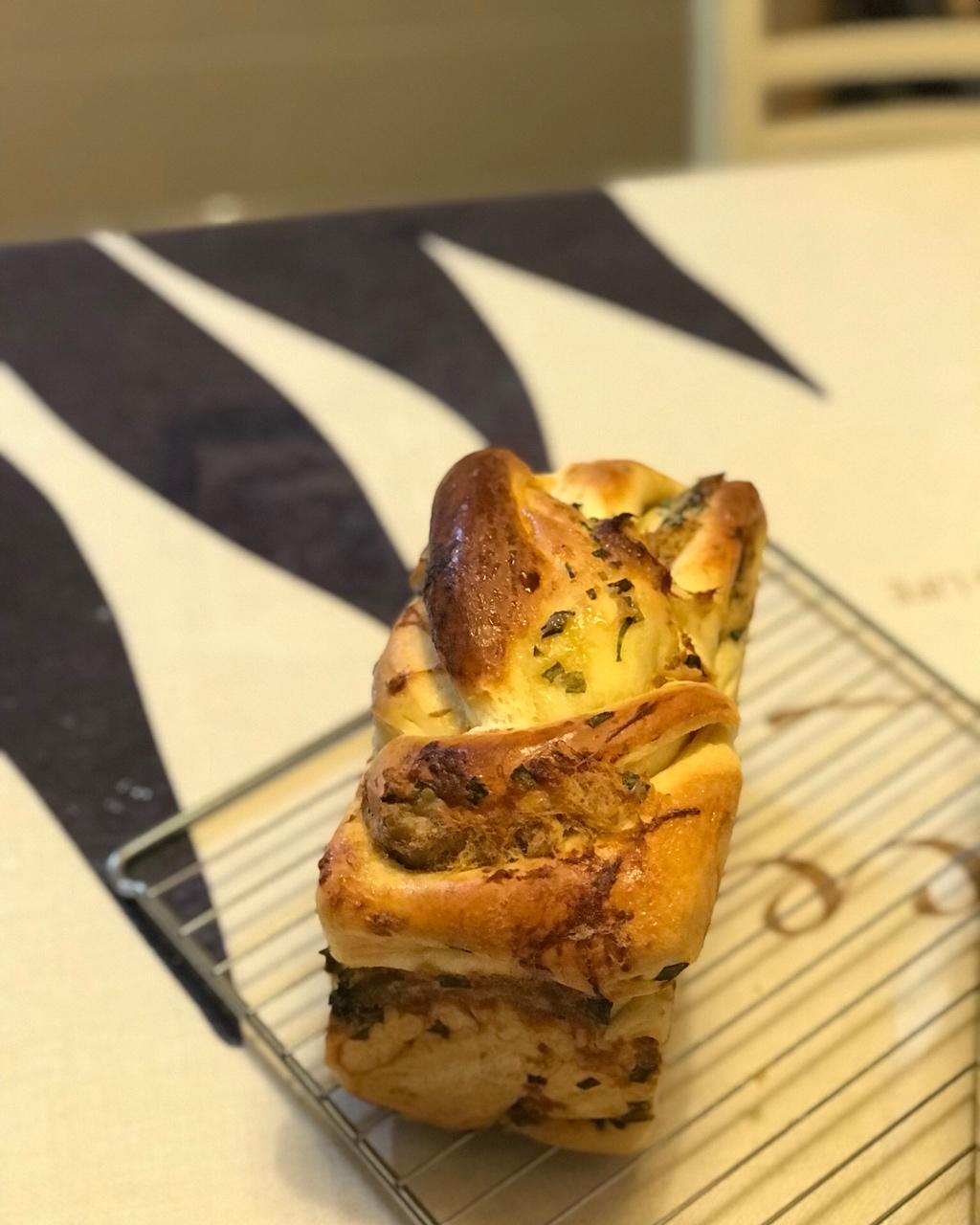 香葱肉松手撕吐司