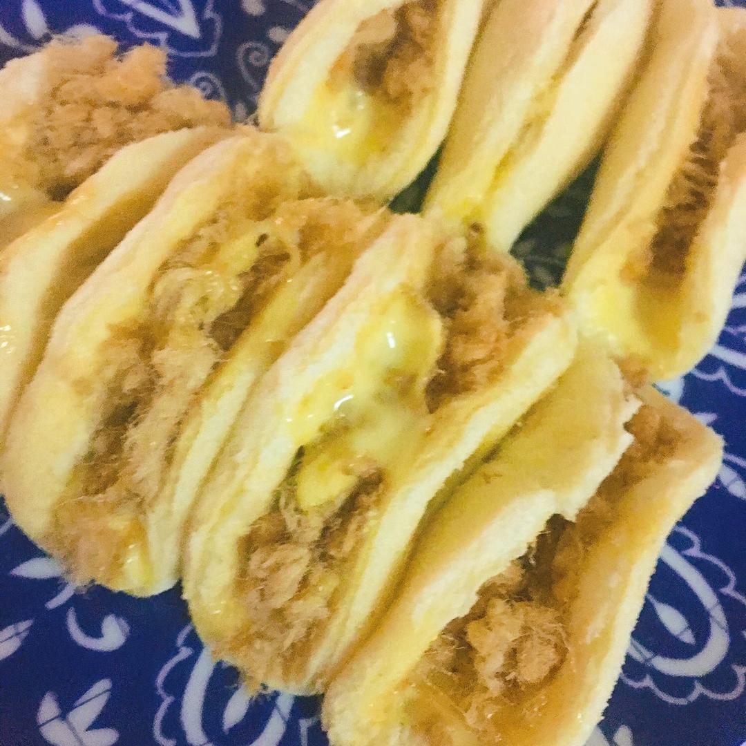 超软的~肉松夹心蛋糕