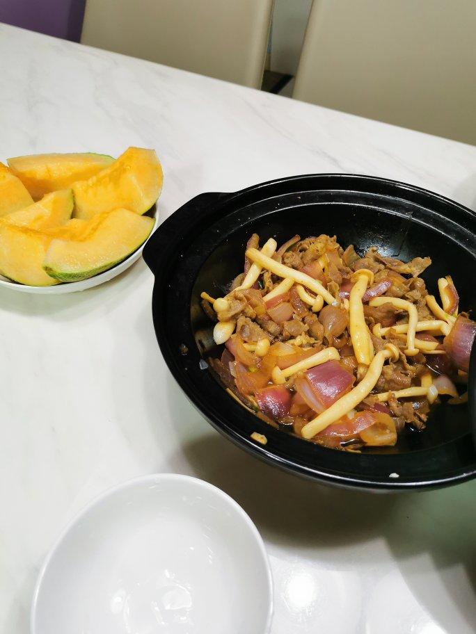 好吃到舔盘🥘的洋葱肥牛盖饭