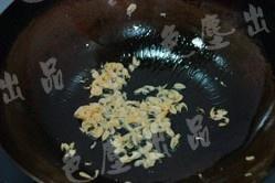 杏鲍菇黄豆芽蛏子汤的做法 步骤2
