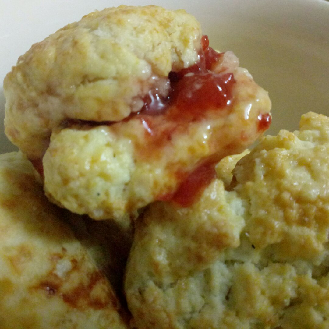 【视频】3分钟 奶油司康Scone(可能是世界上最快手的司康) 消耗淡奶油～