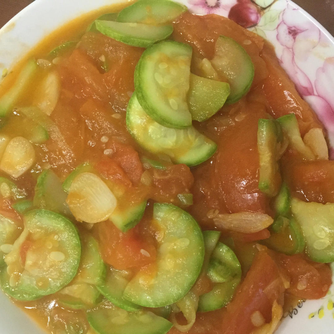 西红柿炒西葫芦