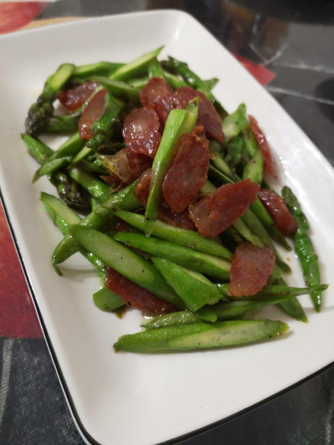 ㊙️腊味‼️芦笋炒腊肠‼️老少皆宜