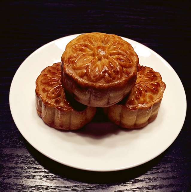 广式月饼——蛋黄莲蓉月饼