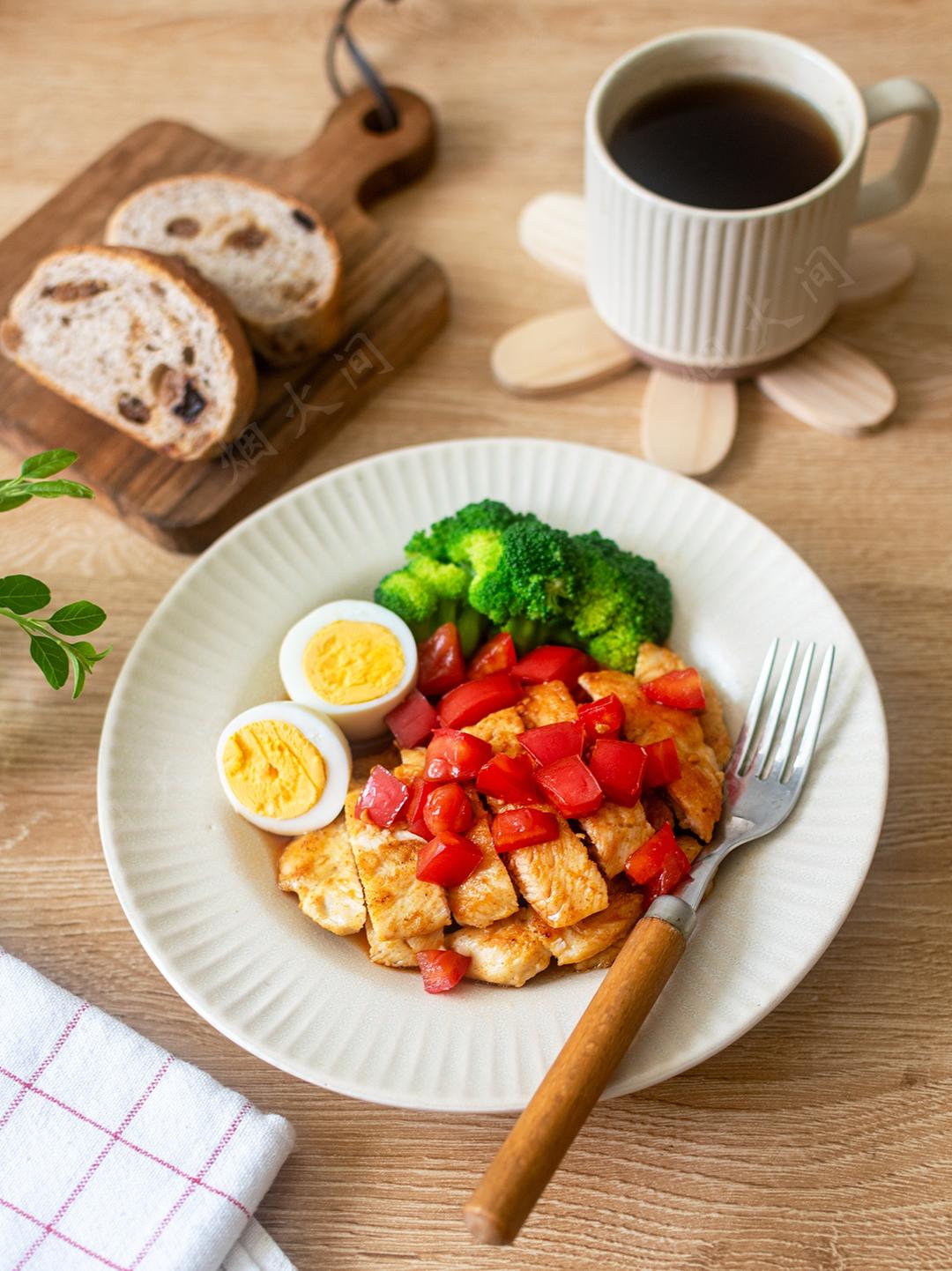高蛋白减脂餐｜嫩煎鸡小排+清爽番茄酱汁
