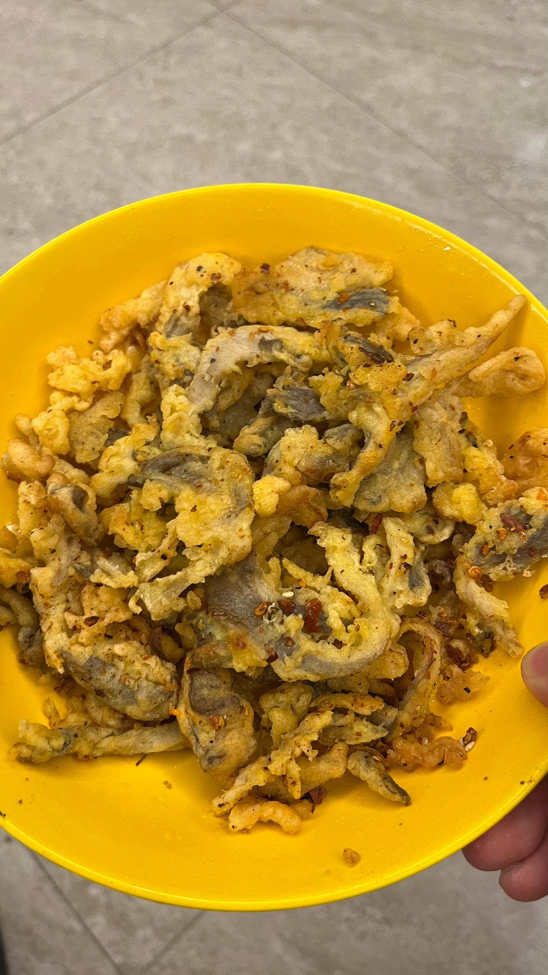 做椒盐蘑菇，直接挂面糊是不对的，大厨教你正确做法，香酥还脆