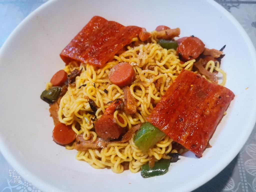 带辣条的创意炒方便面