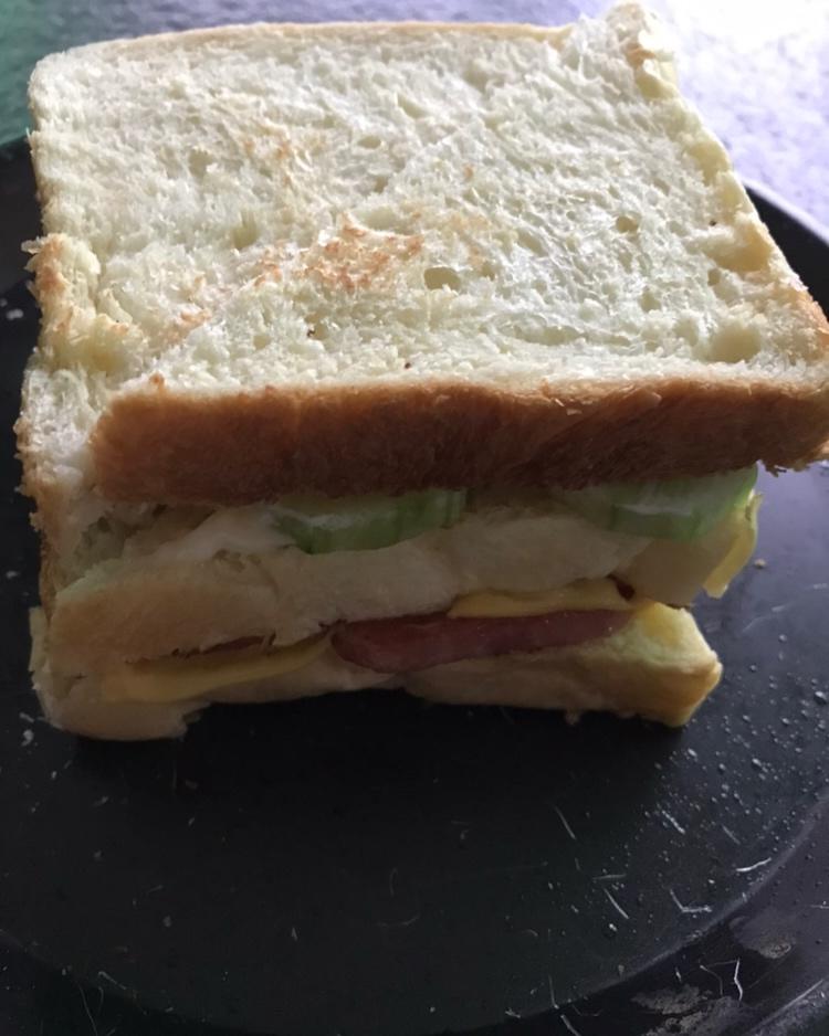 火腿芝士蛋三文治