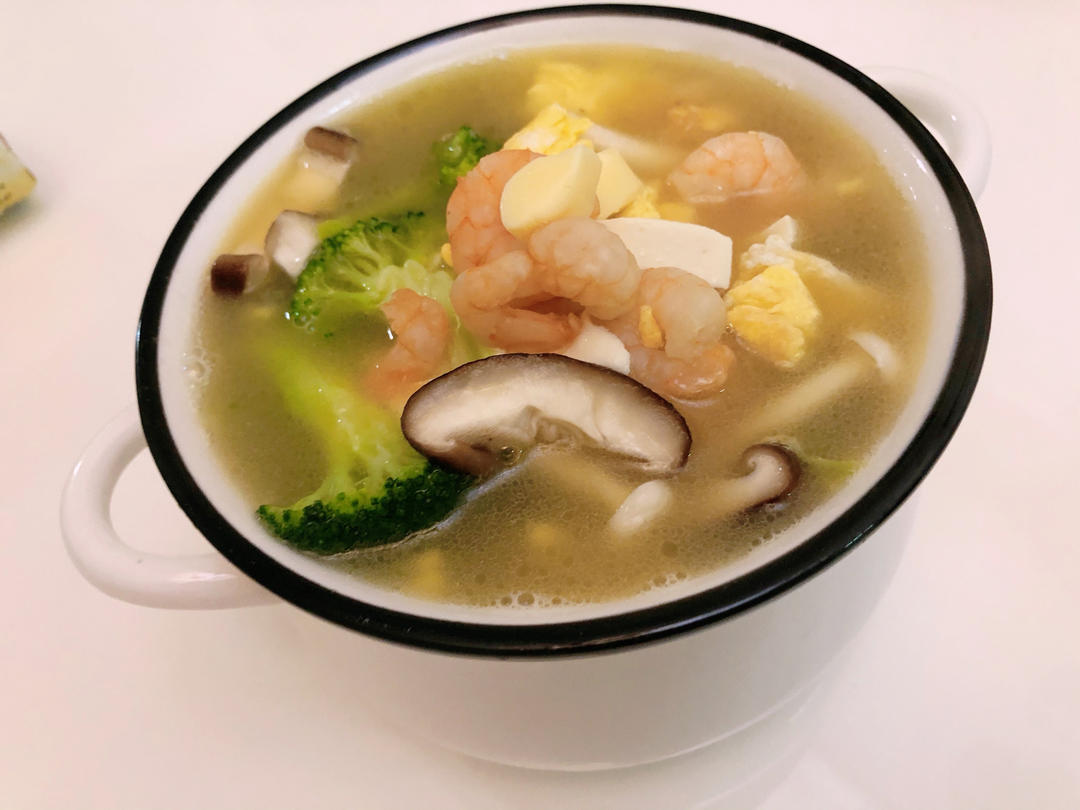 豆腐鲜虾菇菌汤