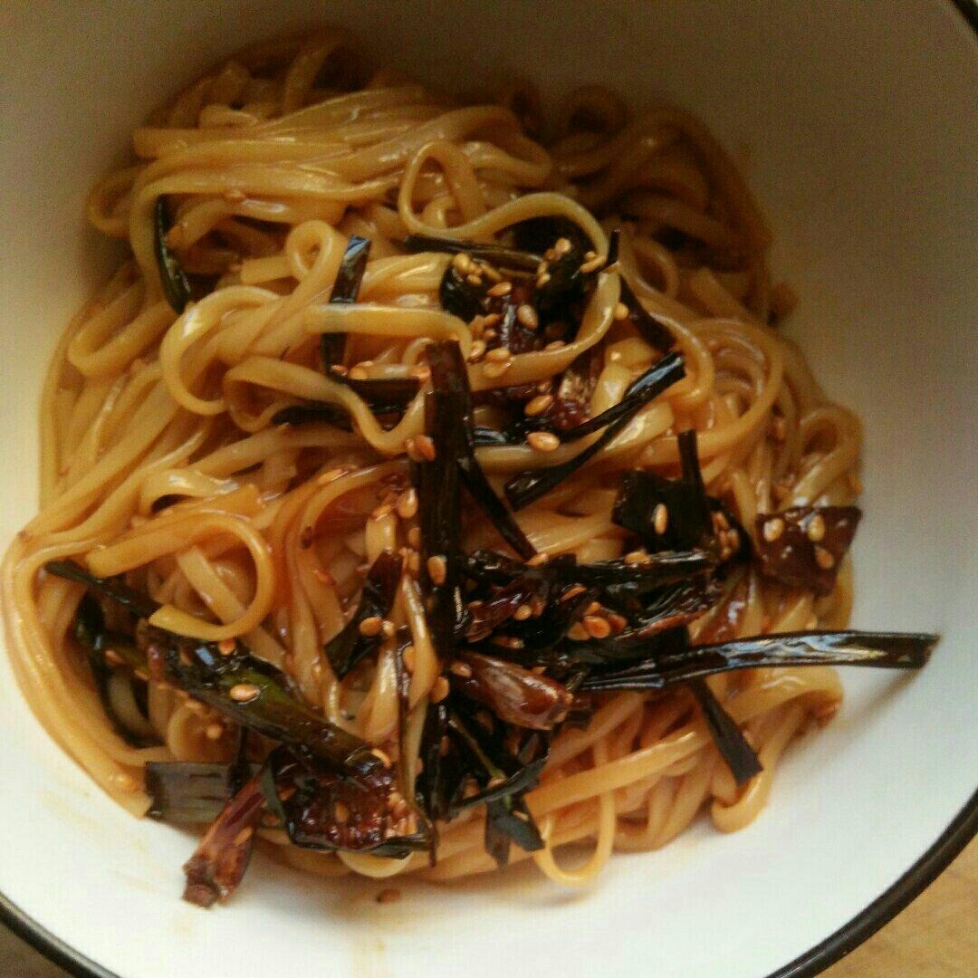 10分钟搞定的一碗葱油拌面