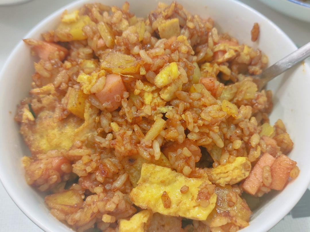 邻居抢着来我家吃土豆香肠炒饭，原来这么香！