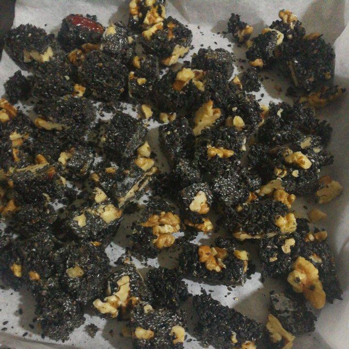 核桃芝麻花生糖