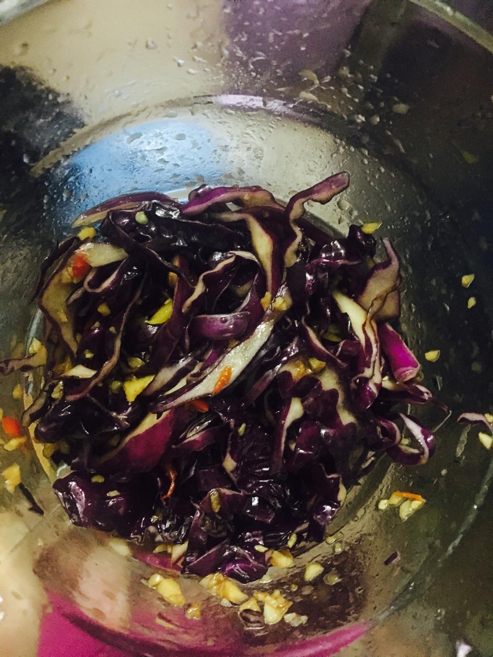 凉拌紫甘蓝