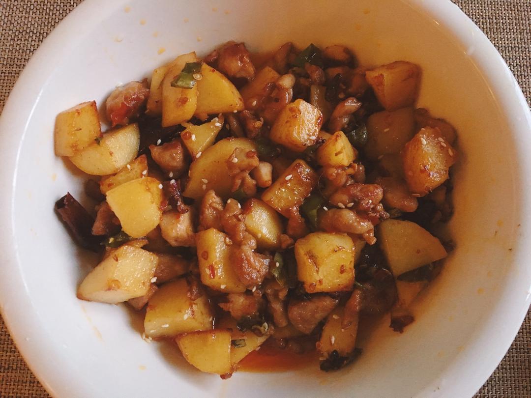土豆炖鸡块