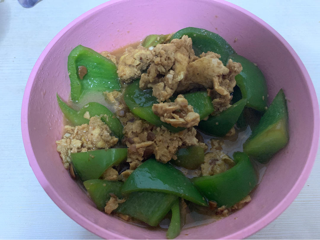 超级下饭的虎皮青椒炒鸡蛋，香辣入味
