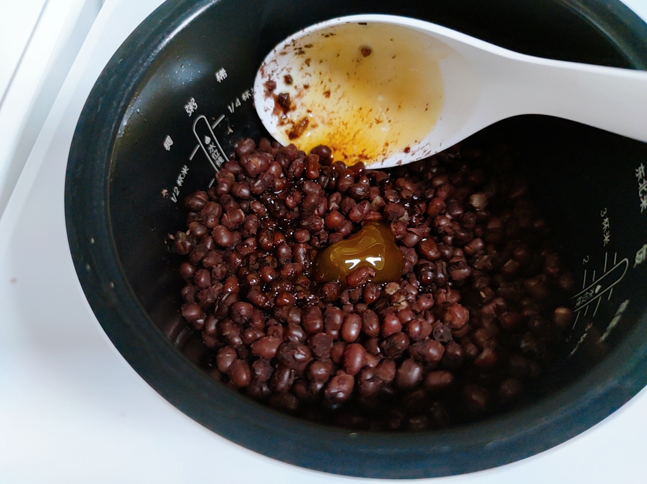 百搭甜品的「蜜红豆」 电饭煲懒人版的做法 步骤10