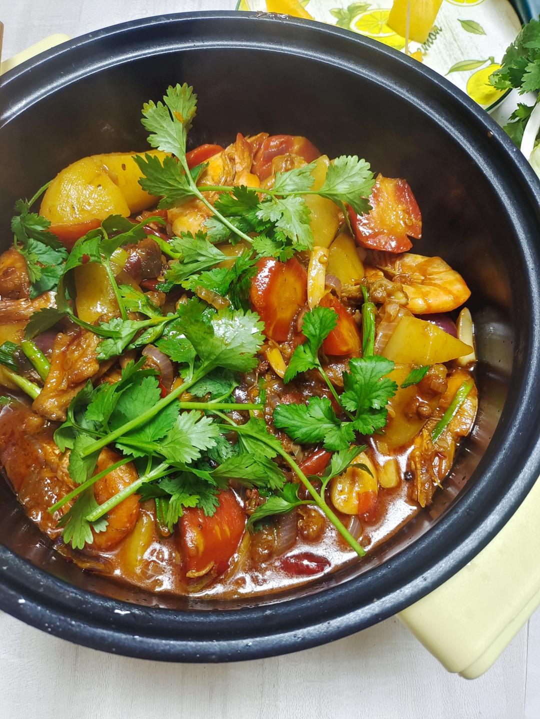 巨下饭的鲜虾鸡翅玉米煲