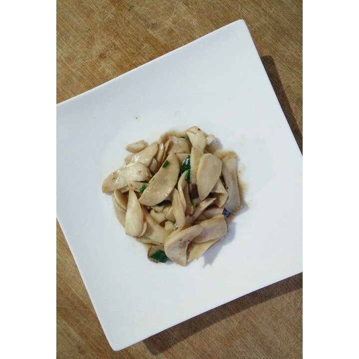 黑胡椒杏鲍菇盐煎鸡胸肉