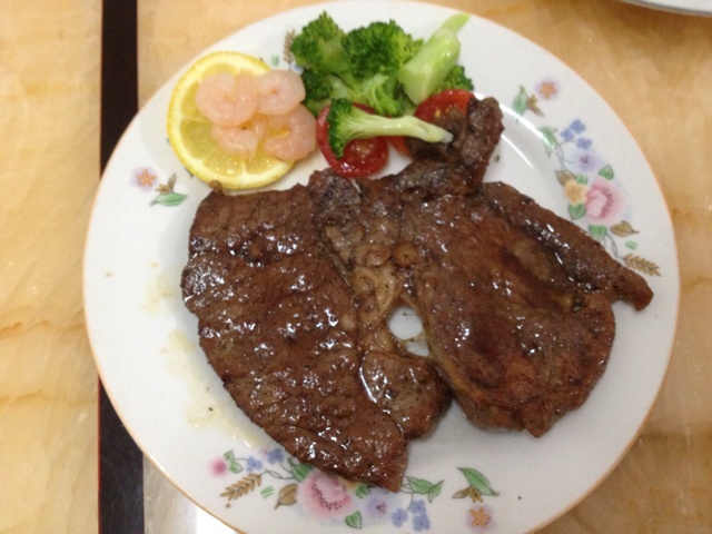 黑椒牛排（配土豆/鸡蛋，意面/蔬菜）